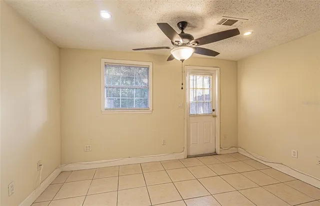 $1,898 | 6218 Oak Cluster Circle, Tampa, FL 33634