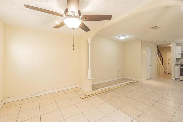 $1,898 | 6218 Oak Cluster Circle, Tampa, FL 33634