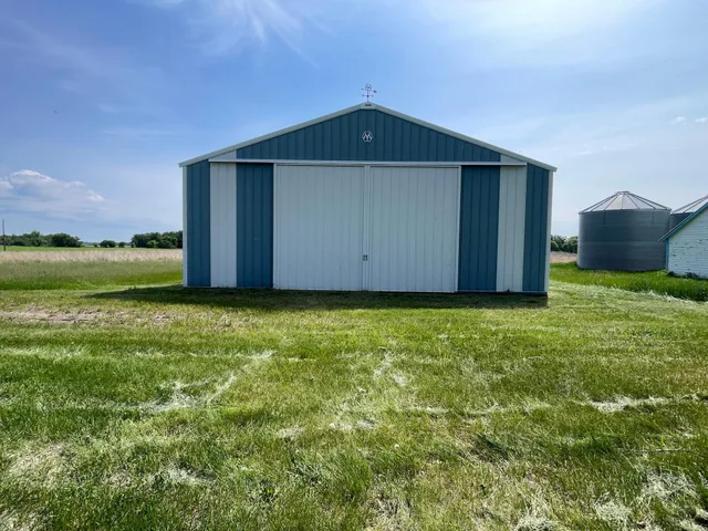 $425,000 | 39309 350th Street Southeast, Fosston, MN 56542