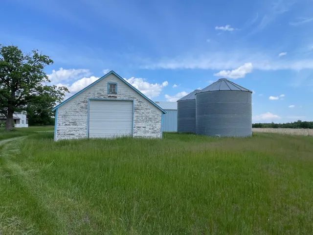 $425,000 | 39309 350th Street Southeast, Fosston, MN 56542