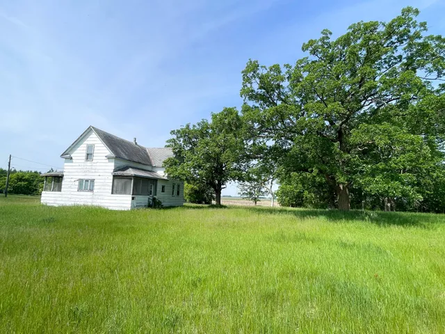 $425,000 | 39309 350th Street Southeast, Fosston, MN 56542