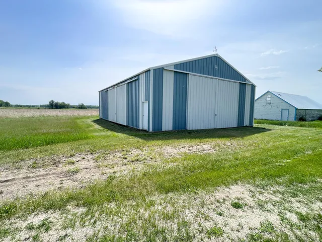 $425,000 | 39309 350th Street Southeast, Fosston, MN 56542