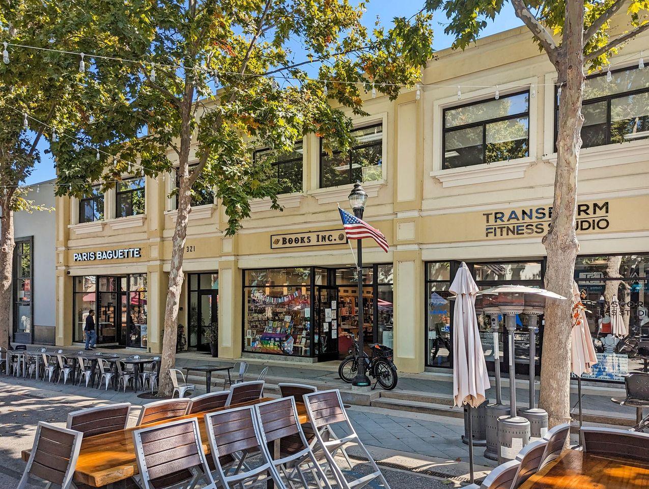 83 Centre Street Mountain View, CA 94041 - Photo 25 of 32 a view of street with sitting area