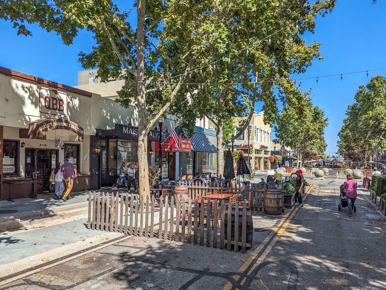 83 Centre Street Mountain View, CA 94041 - Photo 28 of 32 a front view of a building with sitting area