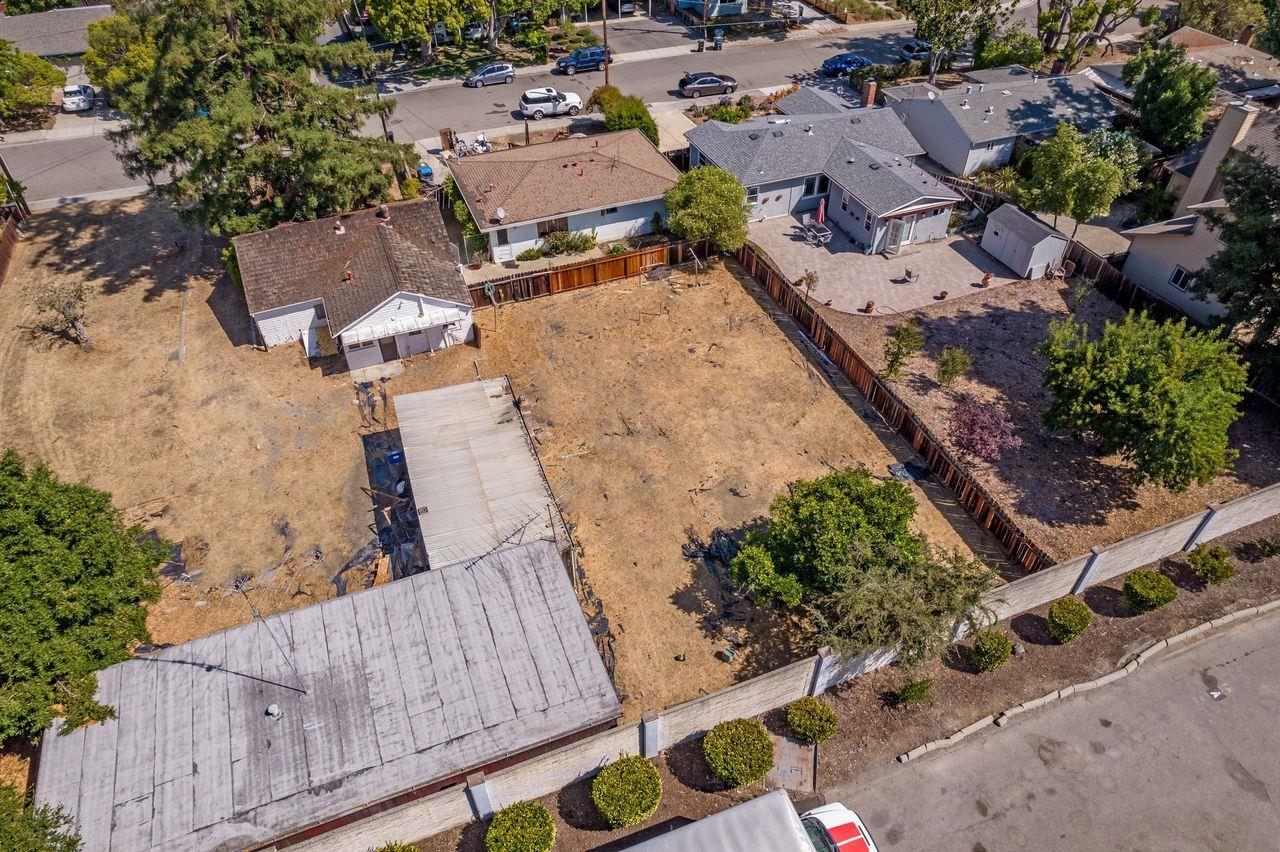 83 Centre Street Mountain View, CA 94041 - Photo 10 of 32