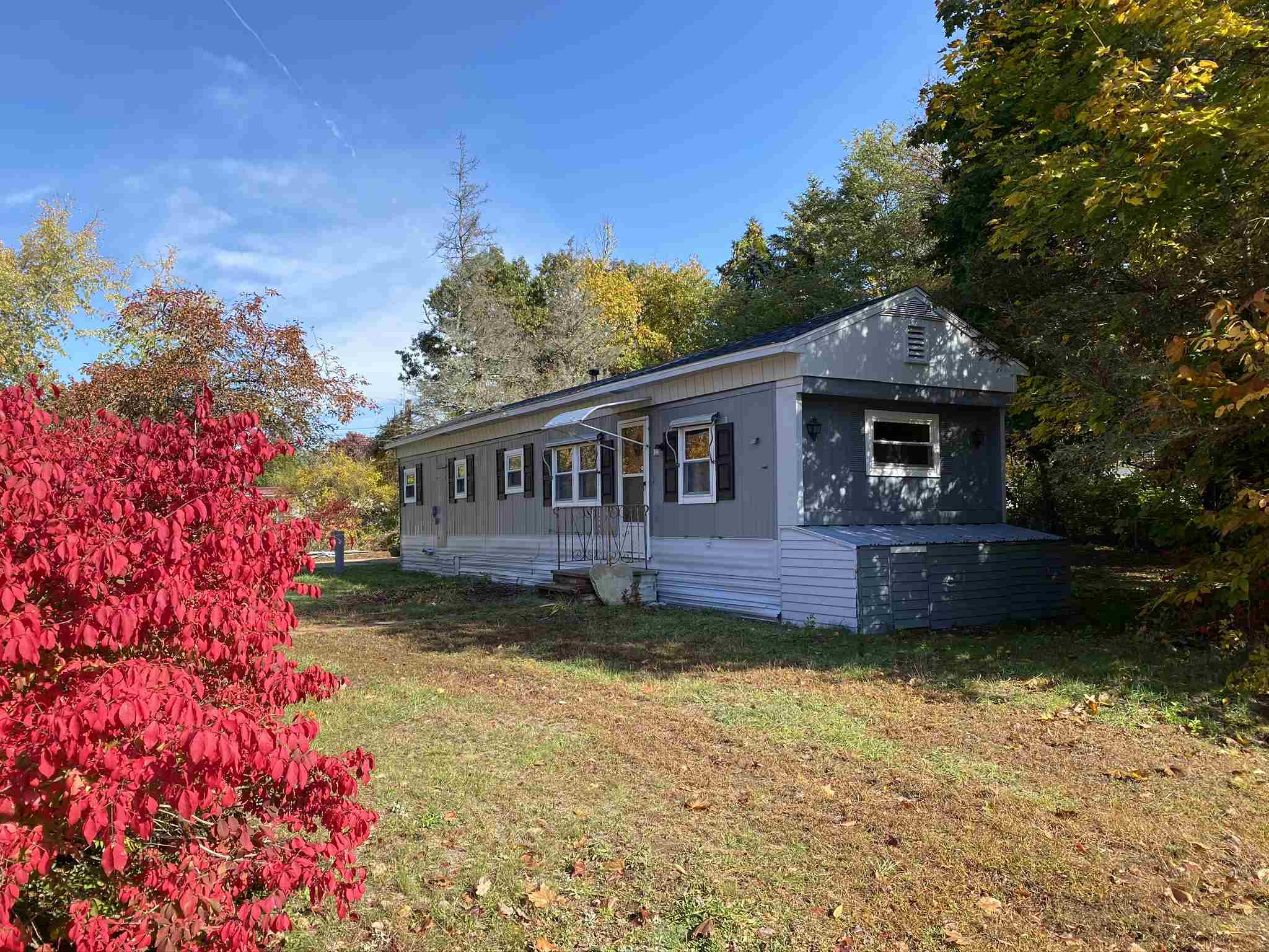 12 Rona Avenue Raymond, NH 03077 - Photo 3 of 14