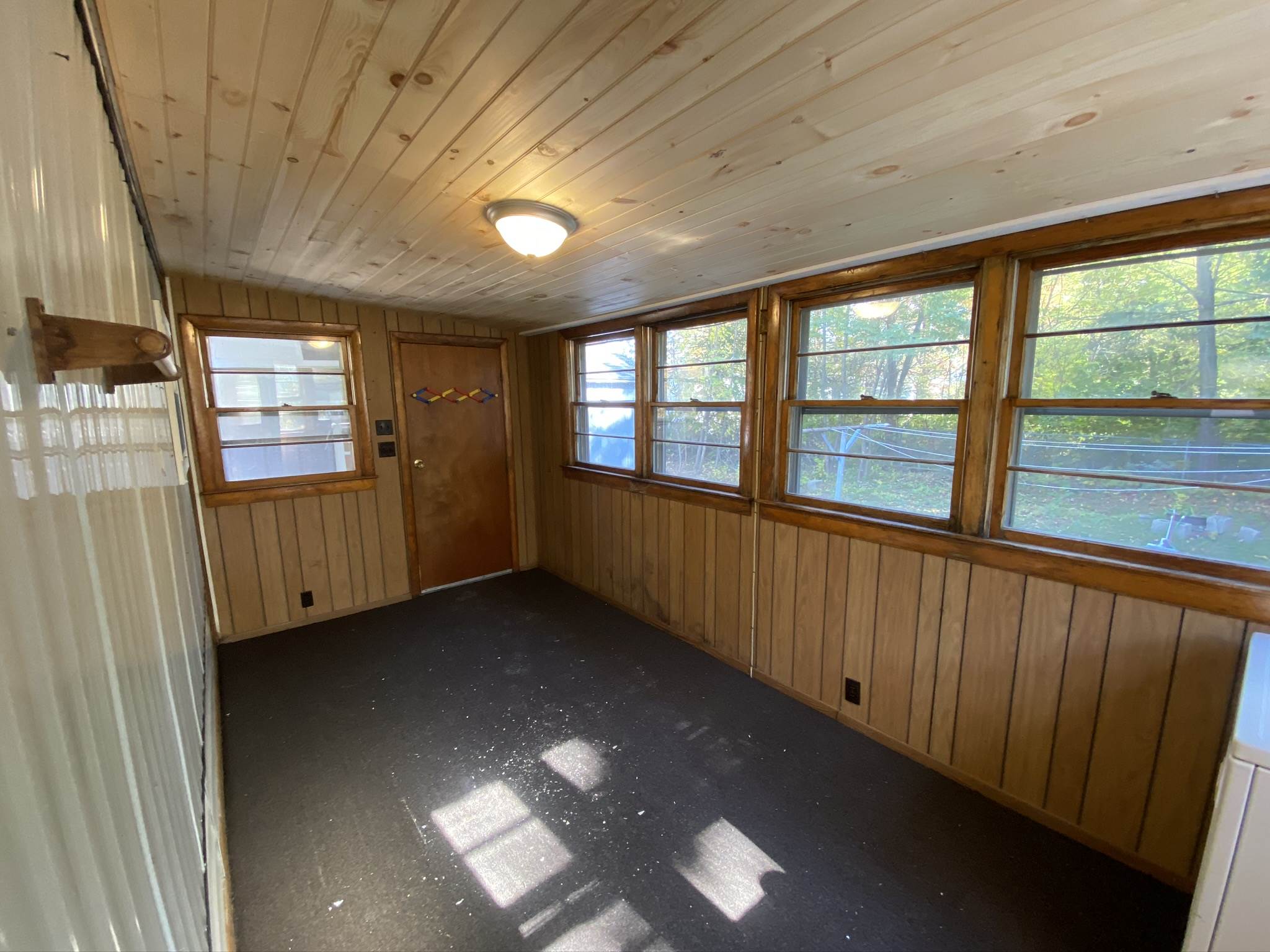 12 Rona Avenue Raymond, NH 03077 - Photo 5 of 14