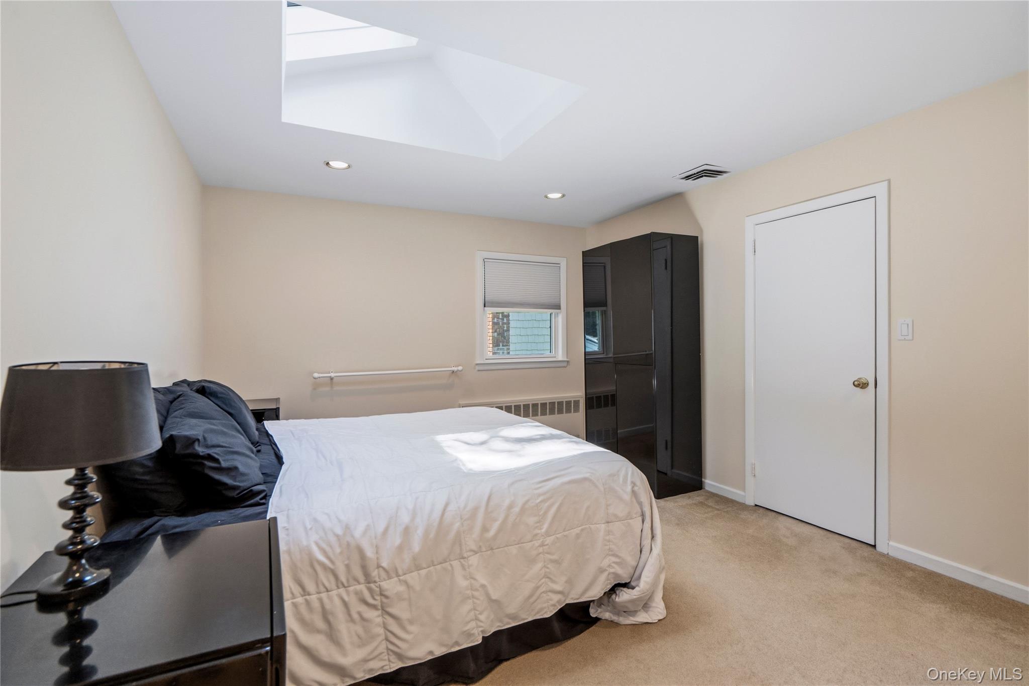 128 Atkinson Road Rockville Centre, NY 11570 - Photo 20 of 45