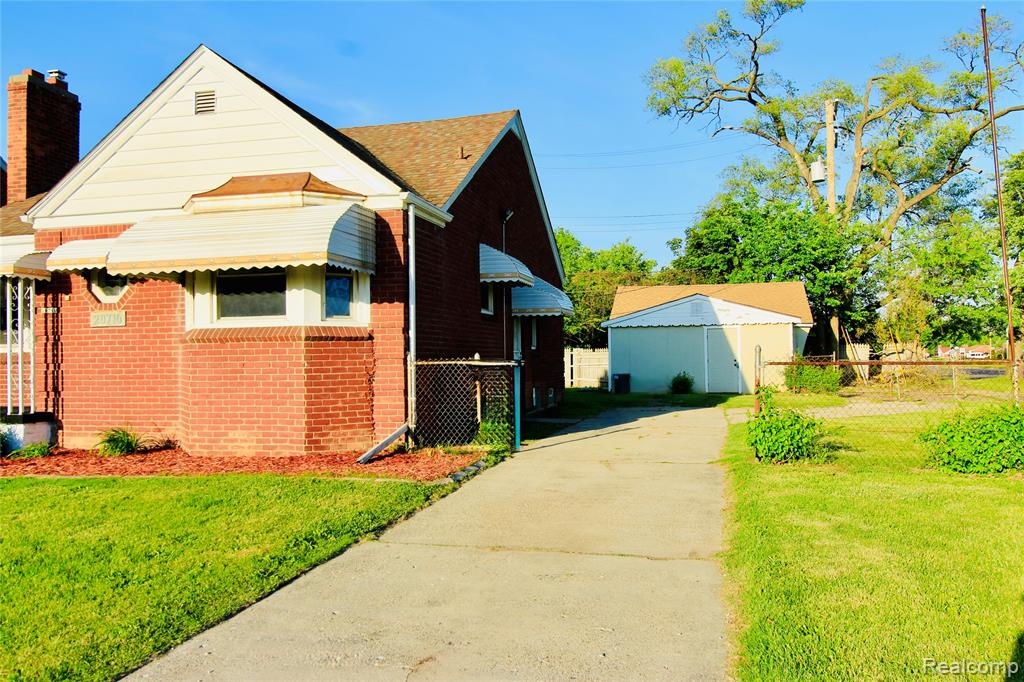 20710 Redmond Avenue Eastpointe, MI 48021 - Photo 4 of 11