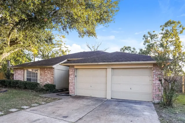 $1,695 | 7202 Skylight Lane, Houston, TX 77095