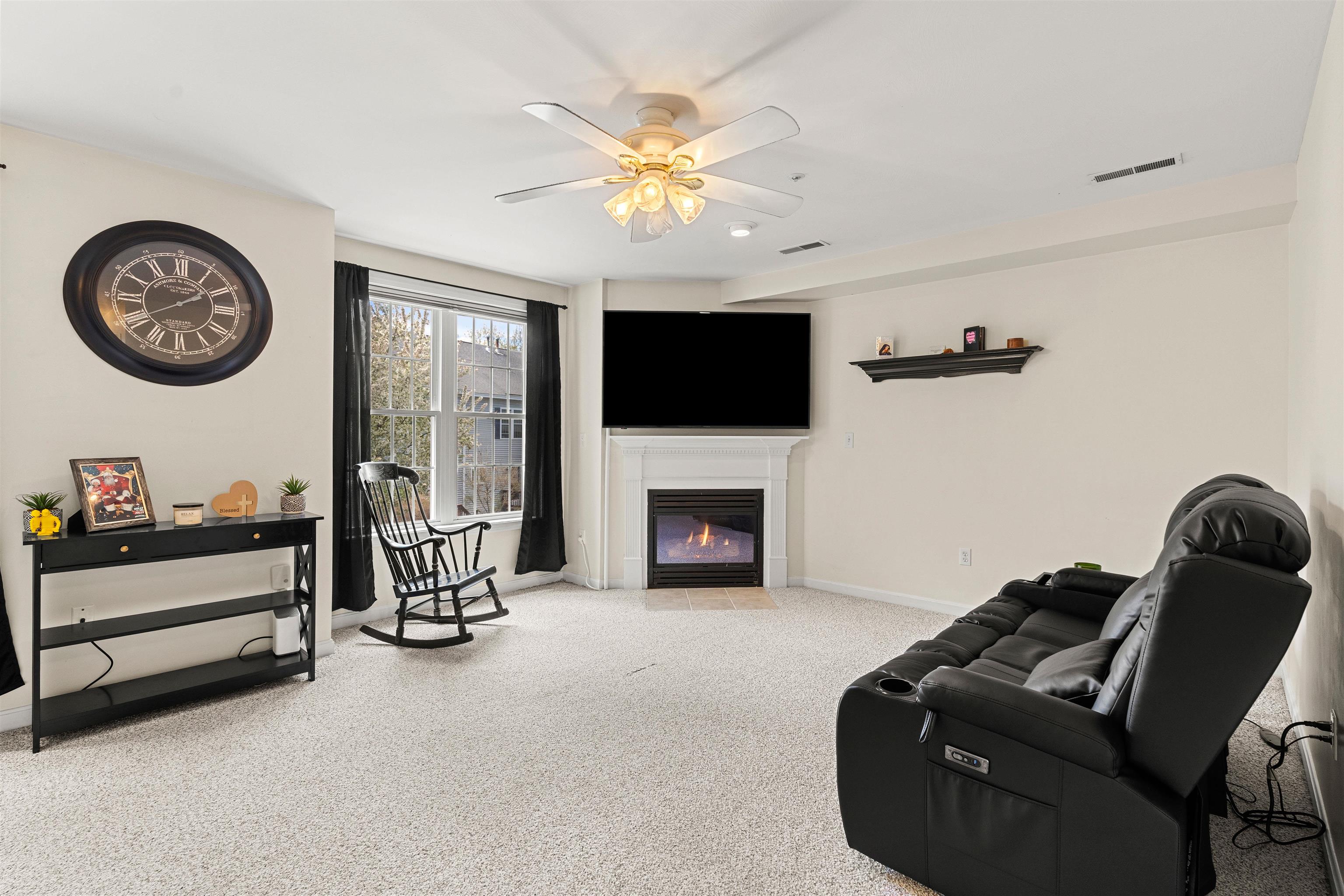 28 Andrew Street Manchester, NH 03104 - Photo 5 of 40