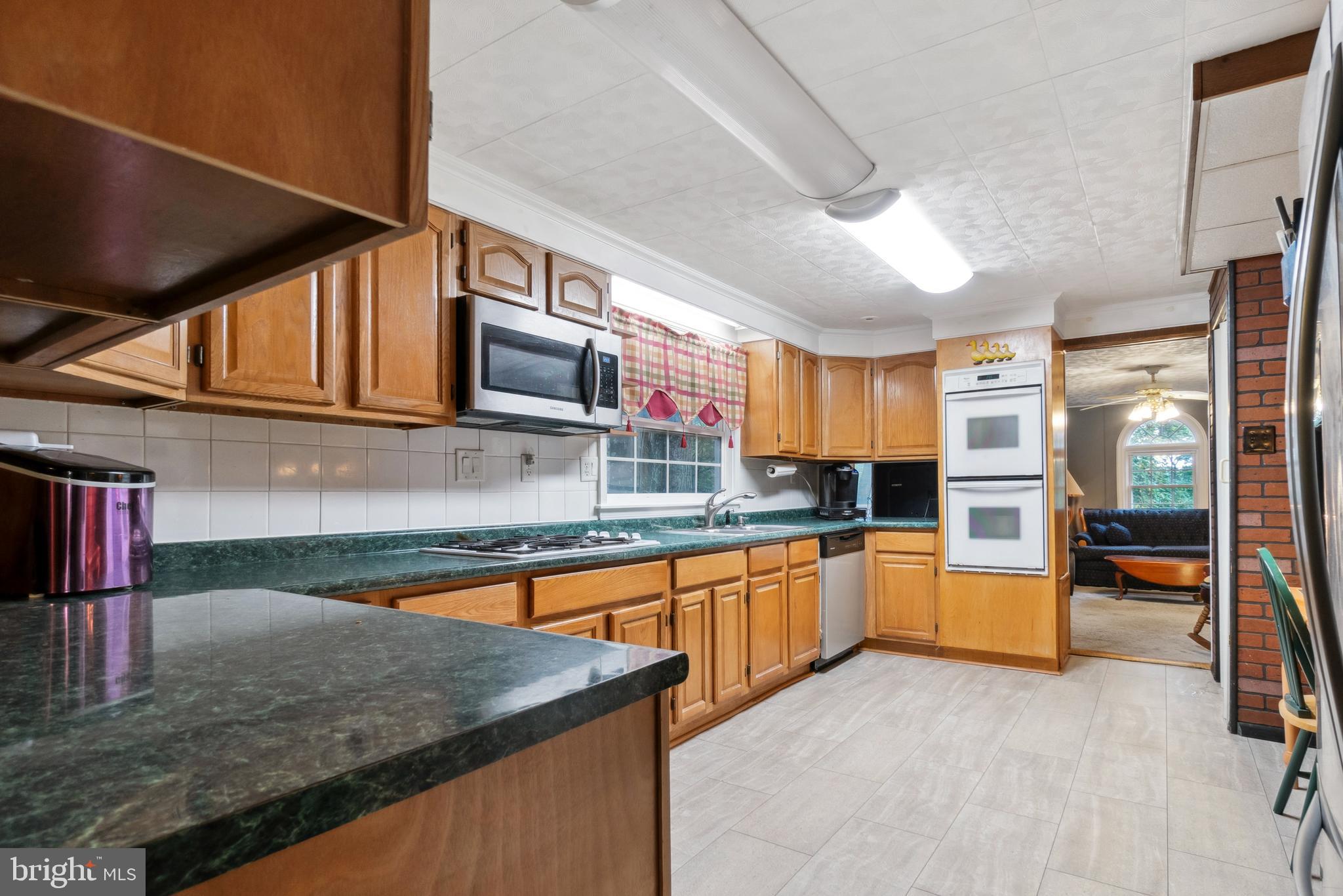 2321 Manchester Road Westminster, MD 21157 - Photo 7 of 66