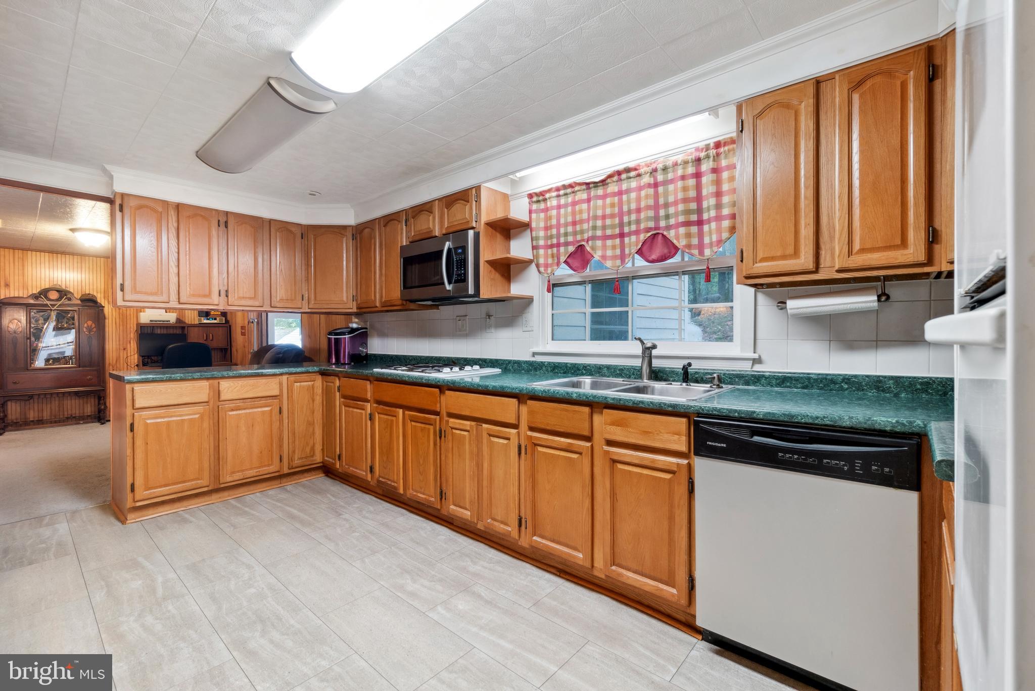 2321 Manchester Road Westminster, MD 21157 - Photo 8 of 66