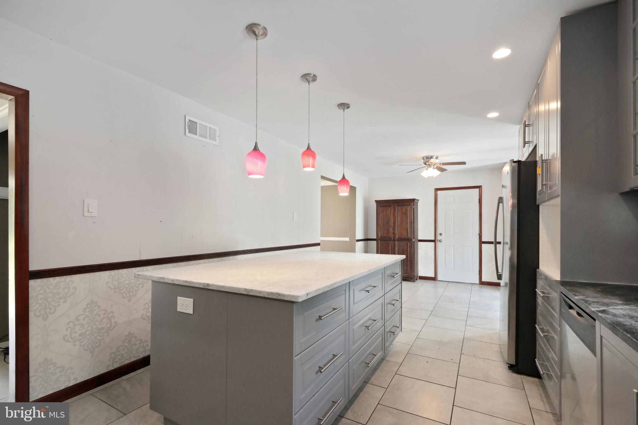 7 Reed Avenue Clementon, NJ 08021 - Photo 4 of 27