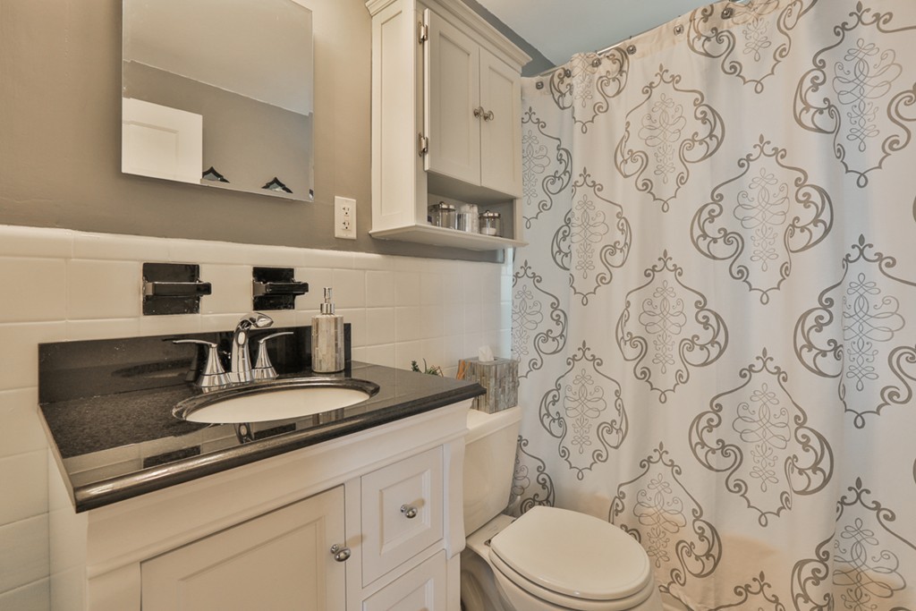1324 Trapelo Road Waltham, MA 02451 - Photo 23 of 30