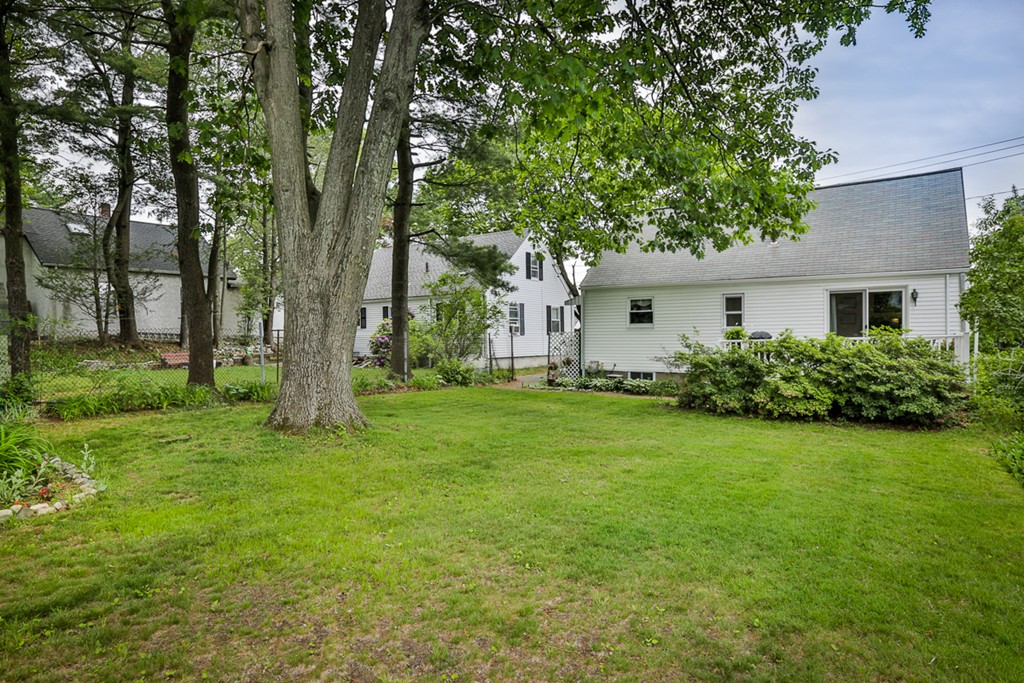 1324 Trapelo Road Waltham, MA 02451 - Photo 4 of 30