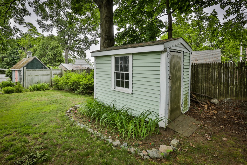 1324 Trapelo Road Waltham, MA 02451 - Photo 6 of 30