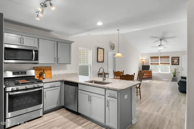 $425,000 | 265 Country Club Drive, Wallace, NC 28466