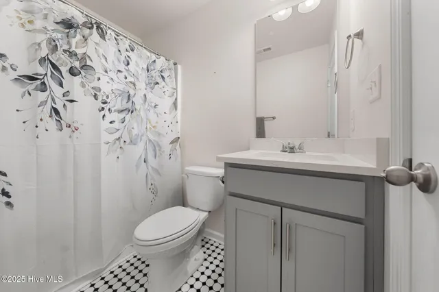 $425,000 | 265 Country Club Drive, Wallace, NC 28466