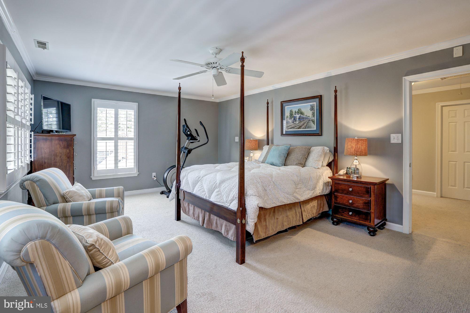 9800 Brookford Road Potomac, MD 20854 - Photo 22 of 46 Upper Level - Master Bedroom