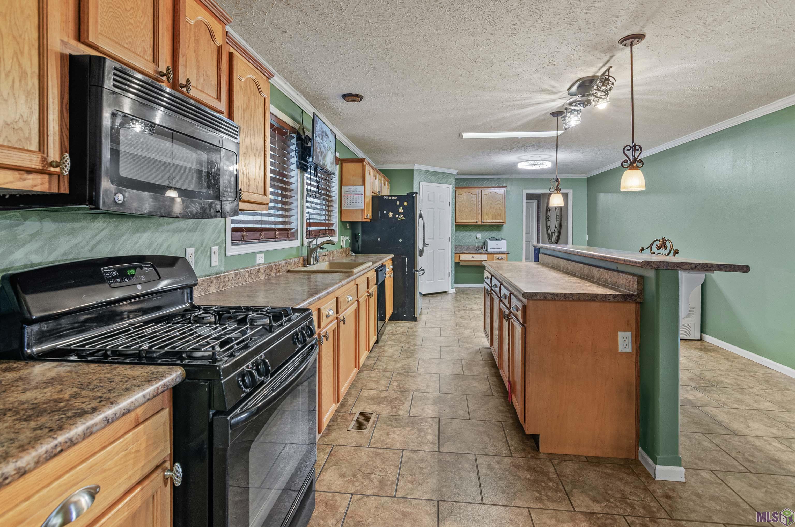 9450 Bueche Road Erwinville, LA 70729 - Photo 8 of 27 Tons of counter space