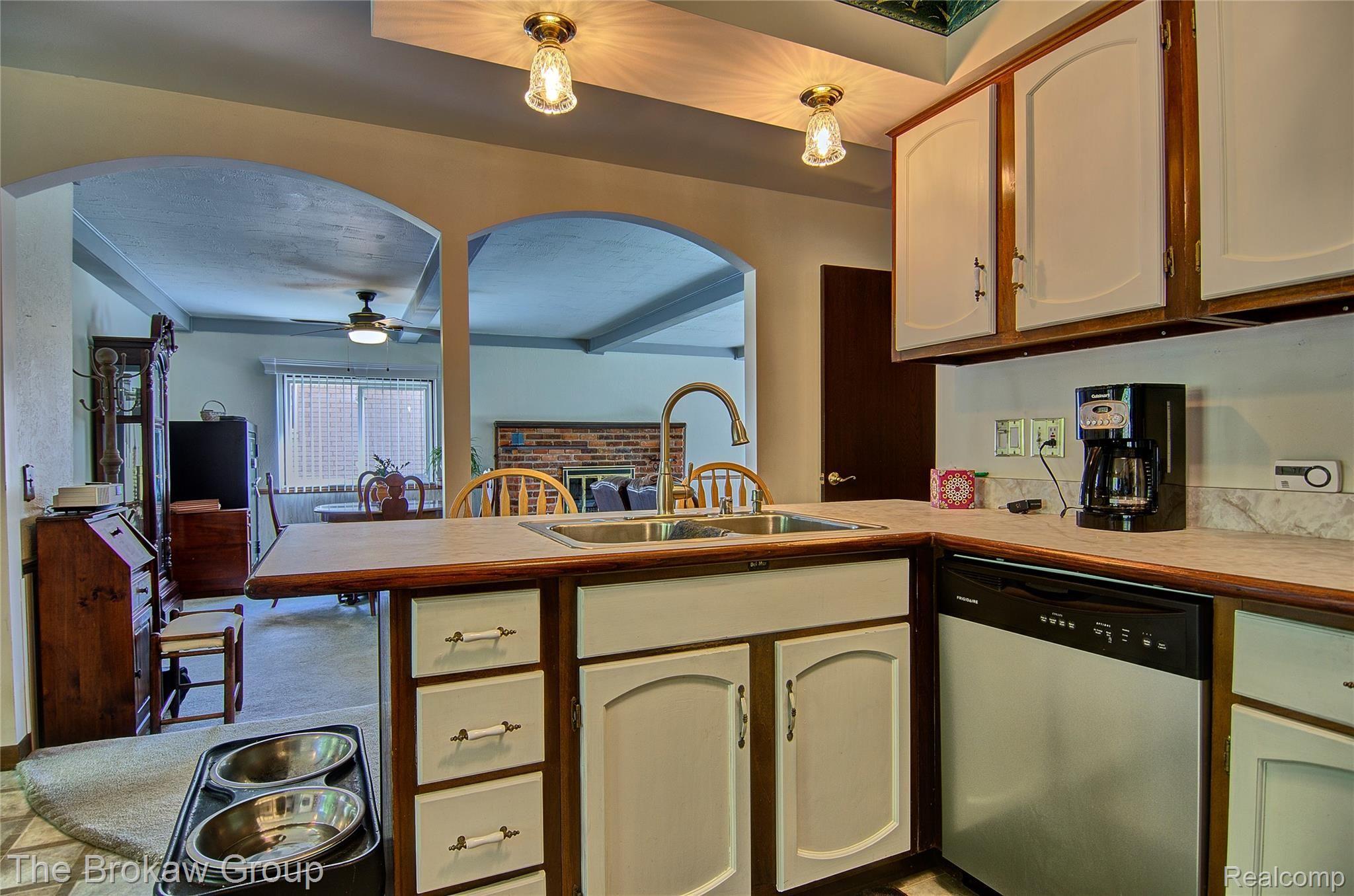 47363 Royal Road Macomb, MI 48044 - Photo 11 of 58 _DSC0013_4_5.jpg