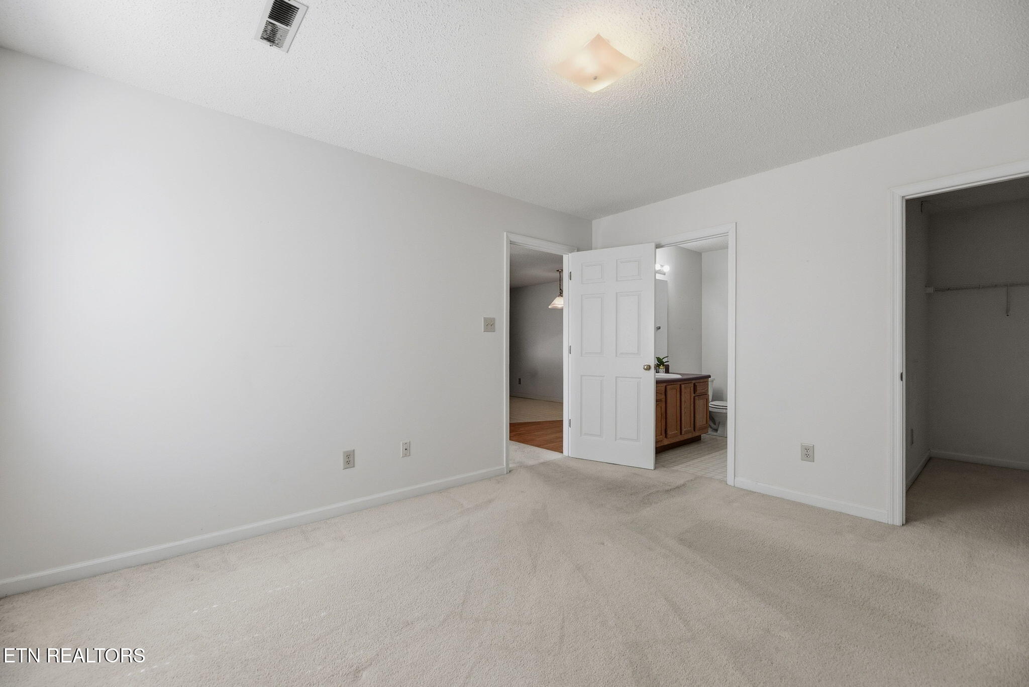 8024 Hansboro Way Powell, TN 37849 - Photo 13 of 21 13-web-or-mls-Hnsb8024 (35)