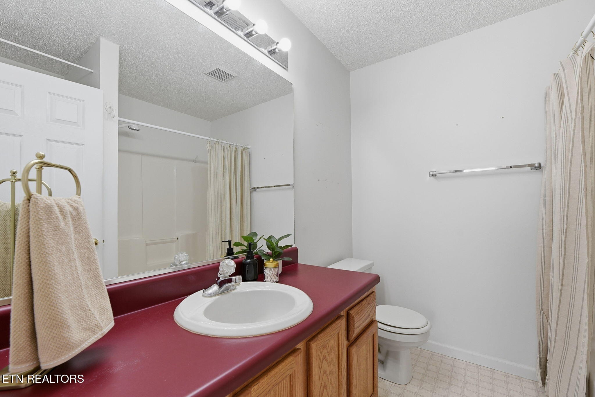 8024 Hansboro Way Powell, TN 37849 - Photo 14 of 21 14-web-or-mls-Hnsb8024 (38)