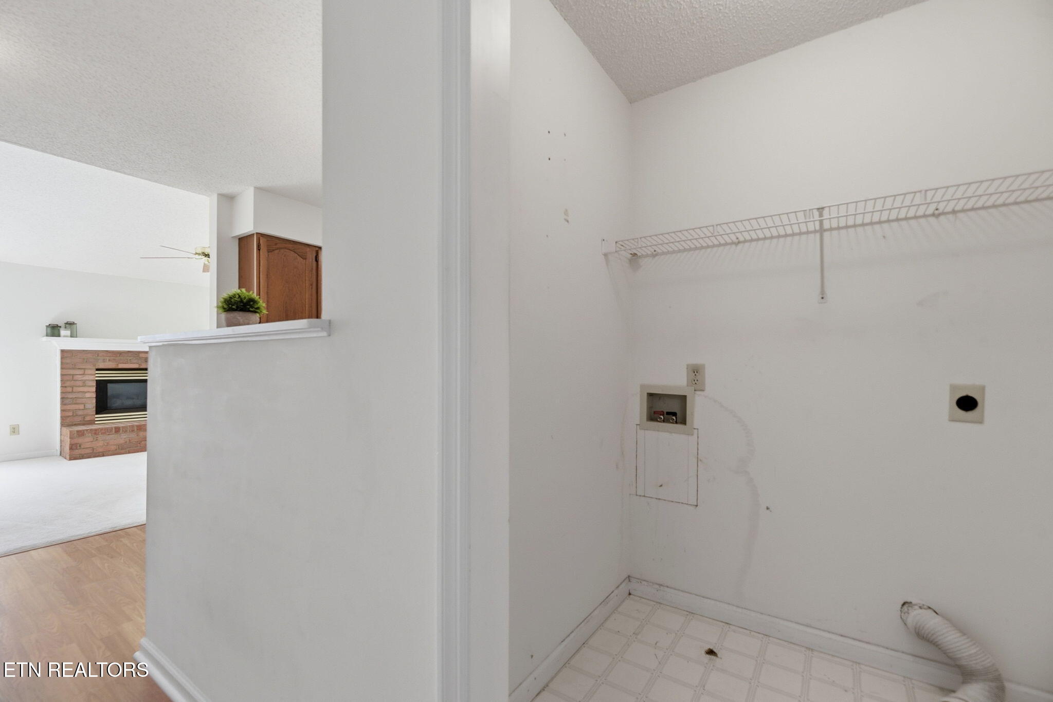 8024 Hansboro Way Powell, TN 37849 - Photo 10 of 21 10-web-or-mls-Hnsb8024 (11)