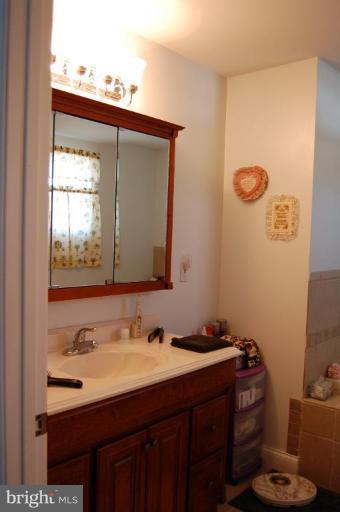 1410 Kent Road Essex, MD 21221 - Photo 14 of 17 Bath #3