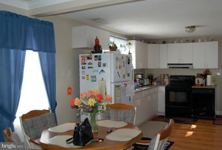 1410 Kent Road Essex, MD 21221 - Photo 8 of 17 Kitchen/Dining Room