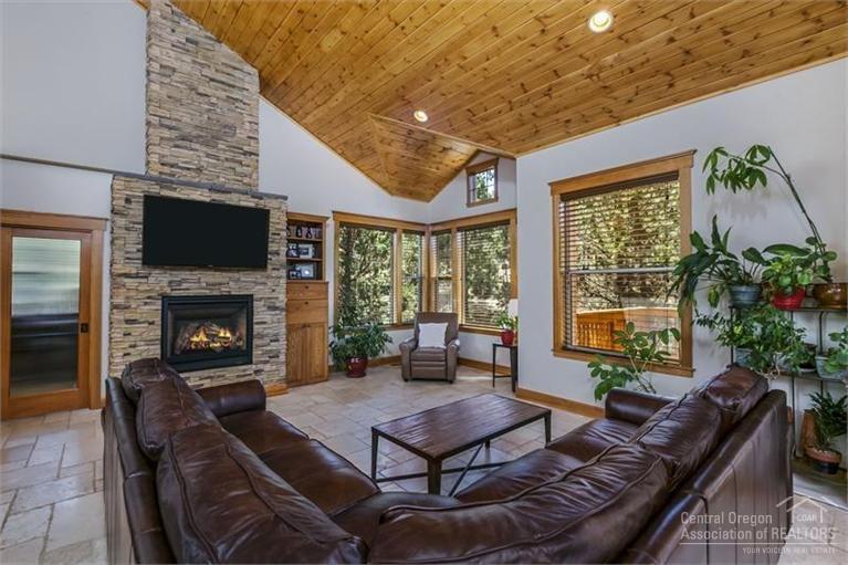 2281 Northwest Putnam Road Bend, OR 97703 - Photo 4 of 25 Additional Photo
