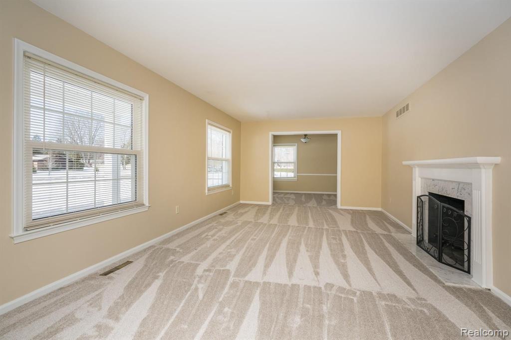 1655 Kingsmere Circle Rochester Hills, MI 48309 - Photo 5 of 34