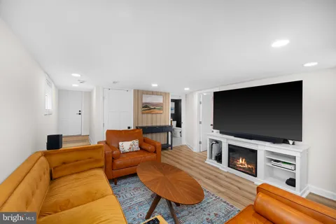 $969,900 | 2205 East Randolph Avenue, Alexandria, VA 22301