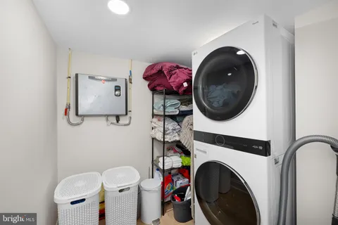 $969,900 | 2205 East Randolph Avenue, Alexandria, VA 22301