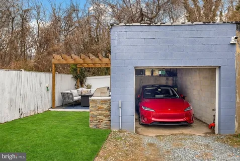 $969,900 | 2205 East Randolph Avenue, Alexandria, VA 22301