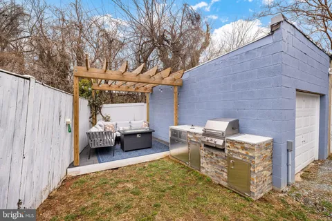 $969,900 | 2205 East Randolph Avenue, Alexandria, VA 22301