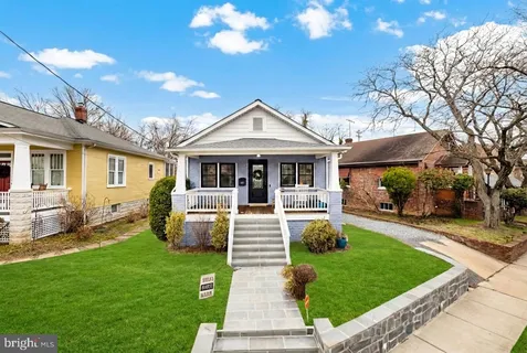 $969,900 | 2205 East Randolph Avenue, Alexandria, VA 22301