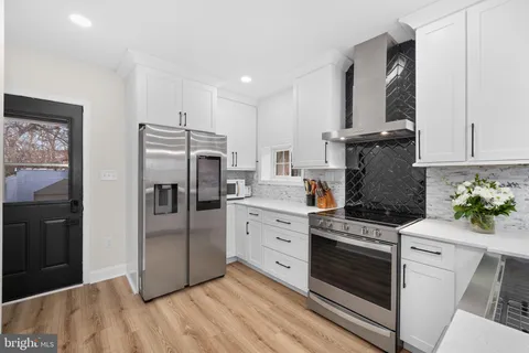 $969,900 | 2205 East Randolph Avenue, Alexandria, VA 22301