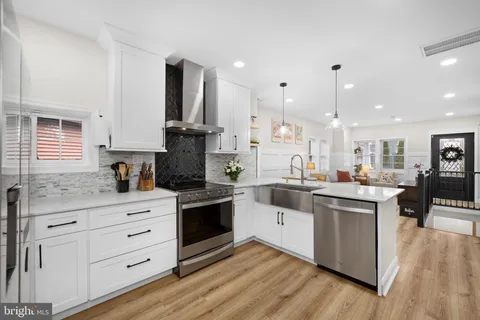 $969,900 | 2205 East Randolph Avenue, Alexandria, VA 22301