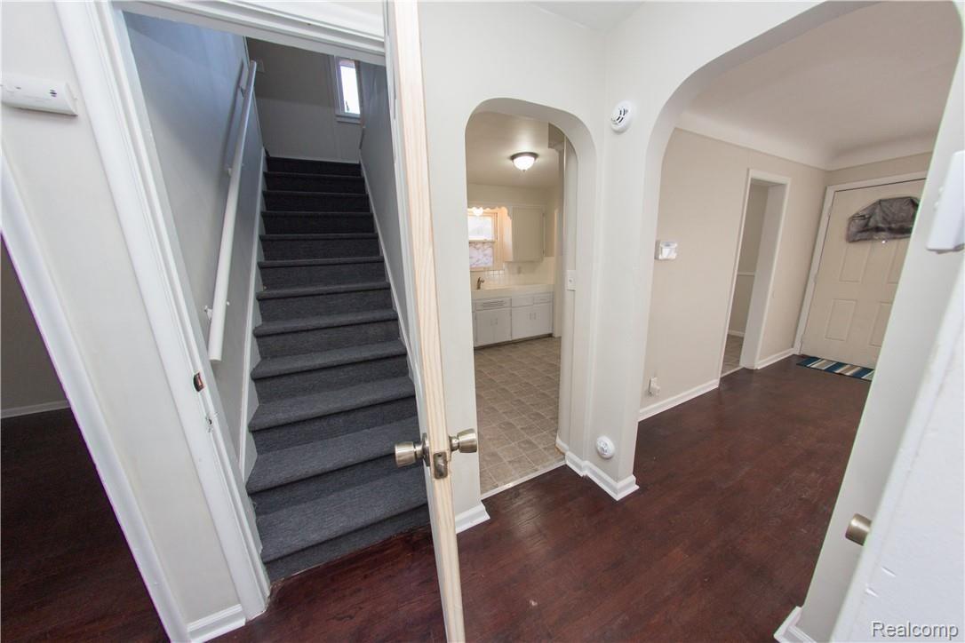 13437 Toepfer Road Warren, MI 48089 - Photo 30 of 57 hall-2.jpg