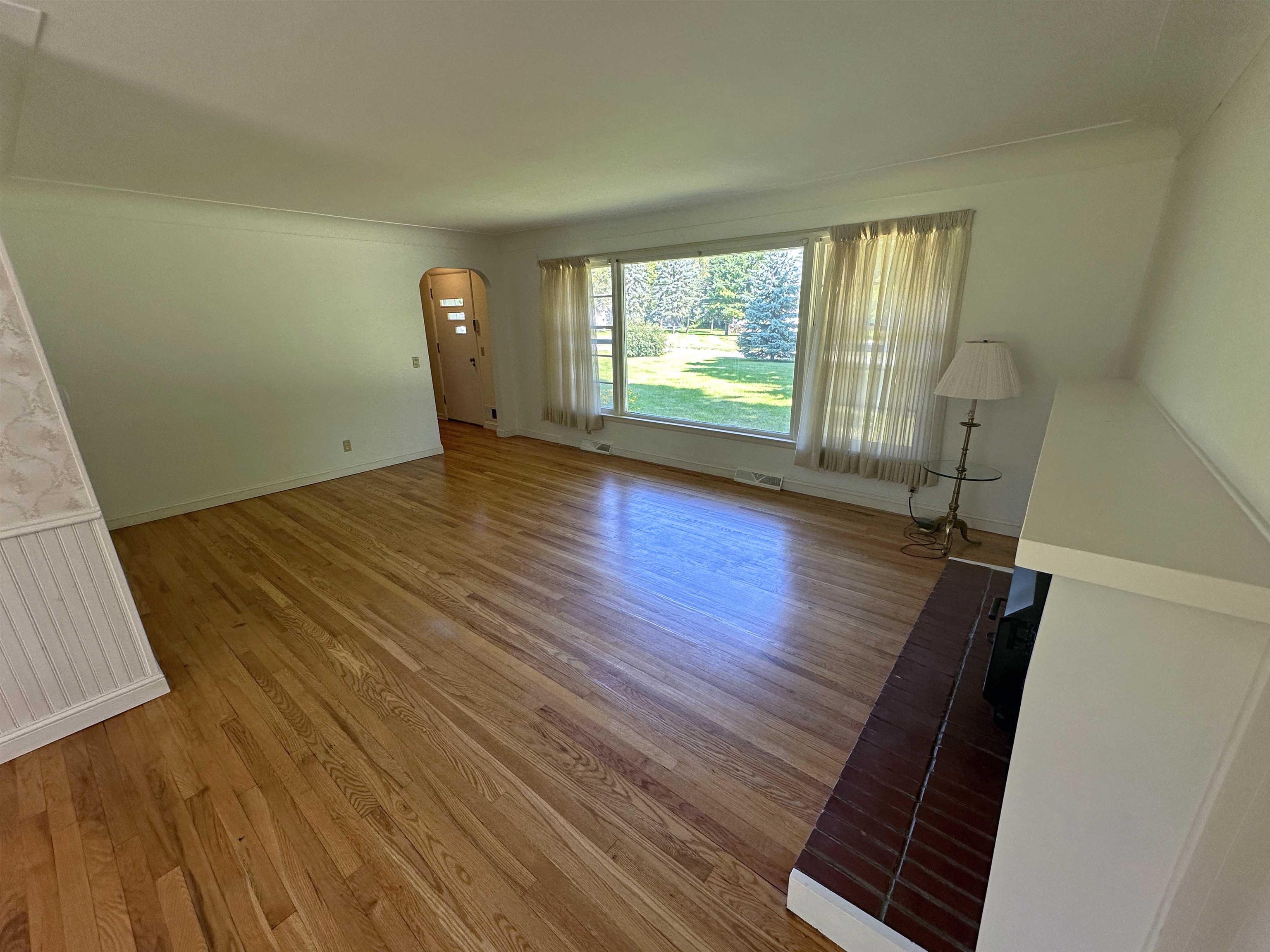 7335 Potter Road Flushing, MI 48433 - Photo 15 of 43 50151866-00e31f0c-b165-42cf-bc4e-8b1e29dc5446.JPG