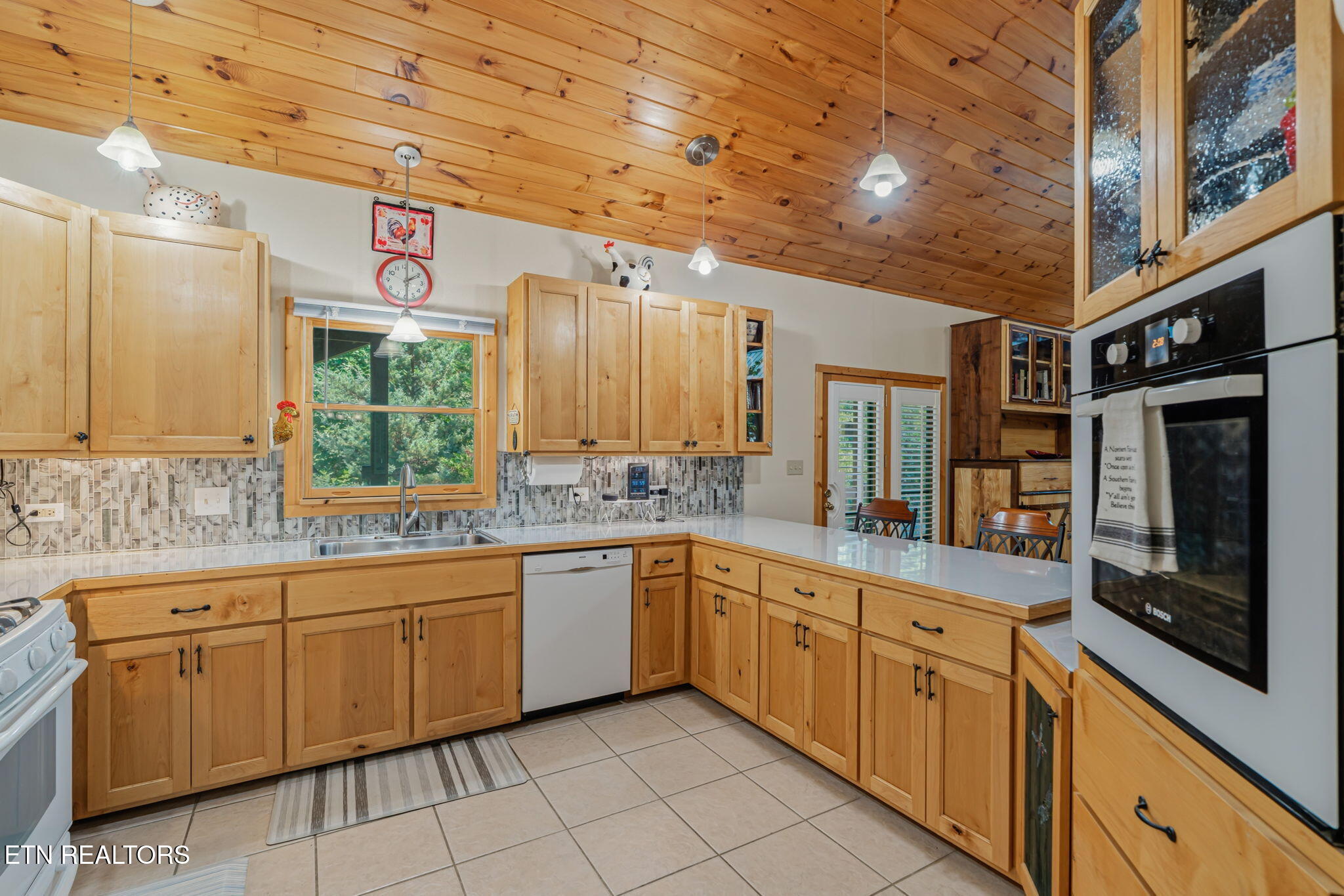 414 Shaddon Road Tellico Plains, TN 37385 - Photo 17 of 56 33-web-or-mls-414 Shaddon Road-40
