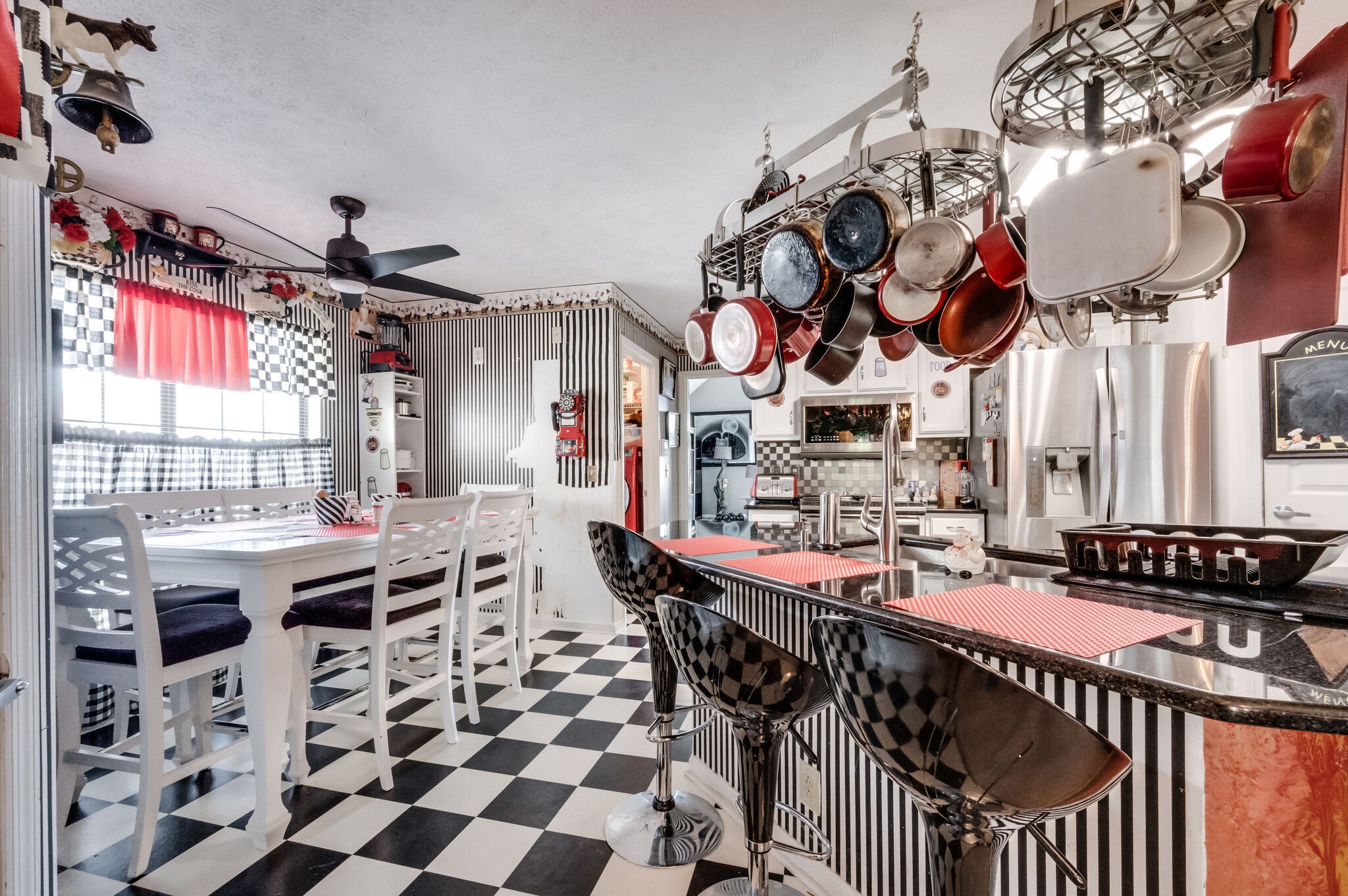 5512 Seesaw Road Nashville, TN 37211 - Photo 13 of 32 Beautiful Bradford Hills vaulted ceilings 3bedroom, 2/1bath home on cul-de-sac street. Convenient to restaurants, retail and shopping near Nolensville and Brentwood. Ready for your design finishes, make this home yours!