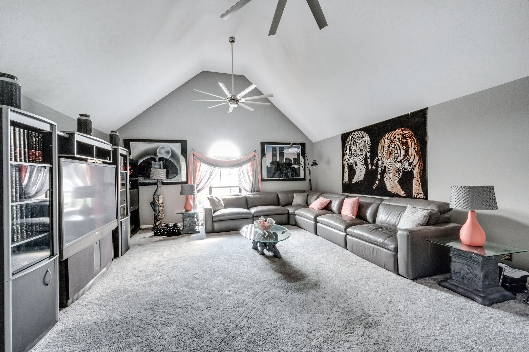 5512 Seesaw Road Nashville, TN 37211 - Photo 20 of 32 Beautiful Bradford Hills vaulted ceilings 3bedroom, 2/1bath home on cul-de-sac street. Convenient to restaurants, retail and shopping near Nolensville and Brentwood. Ready for your design finishes, make this home yours!