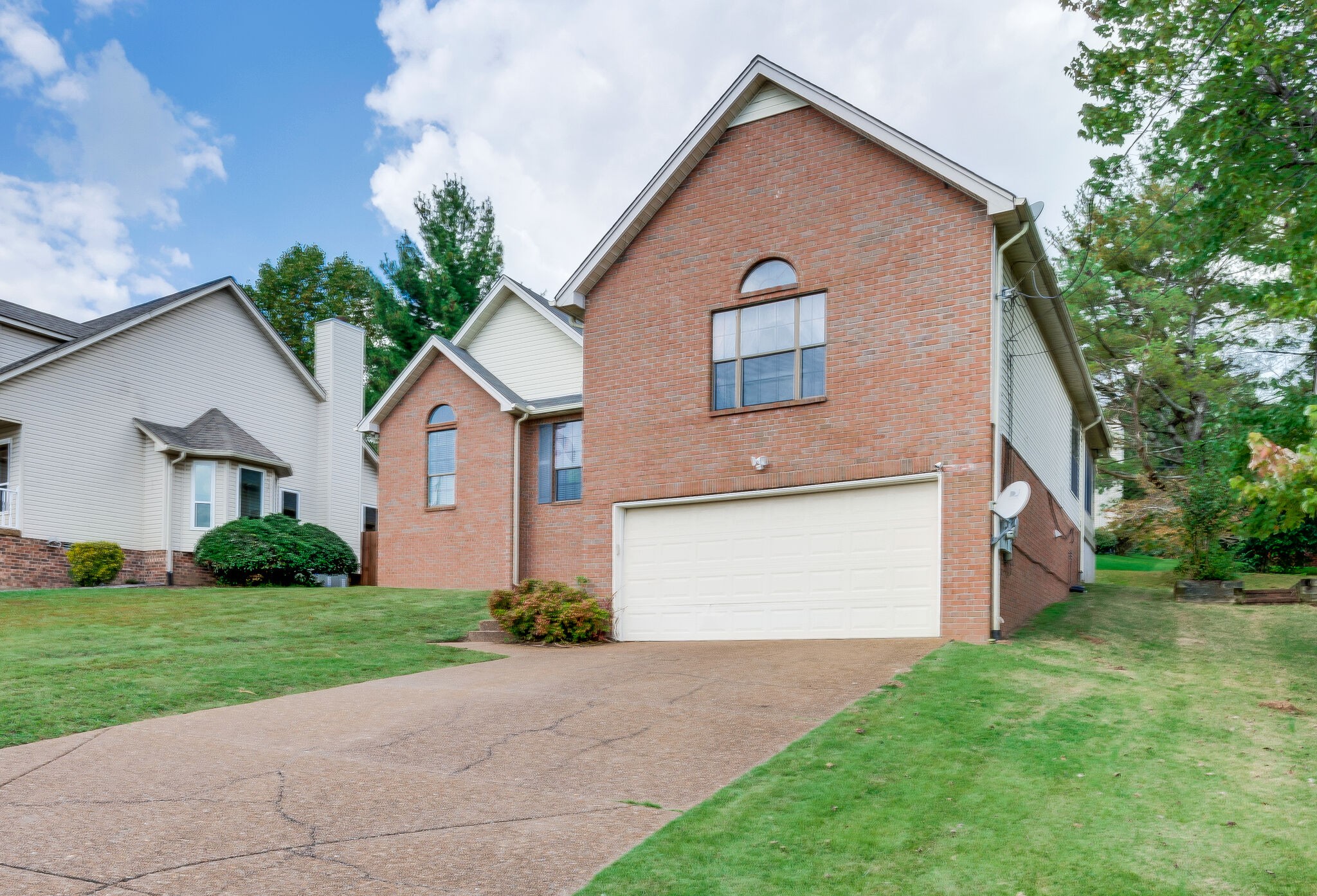 5512 Seesaw Road Nashville, TN 37211 - Photo 2 of 32 Beautiful Bradford Hills vaulted ceilings 3bedroom, 2/1bath home on cul-de-sac street. Convenient to restaurants, retail and shopping near Nolensville and Brentwood. Ready for your design finishes, make this home yours!