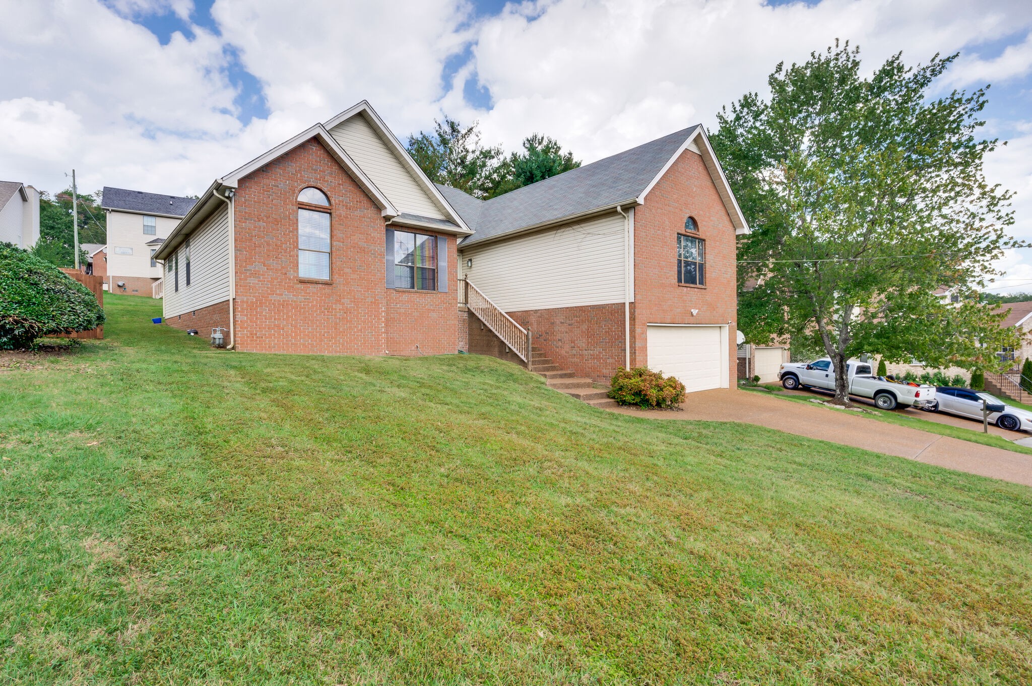 5512 Seesaw Road Nashville, TN 37211 - Photo 3 of 32 Beautiful Bradford Hills vaulted ceilings 3bedroom, 2/1bath home on cul-de-sac street. Convenient to restaurants, retail and shopping near Nolensville and Brentwood. Ready for your design finishes, make this home yours!