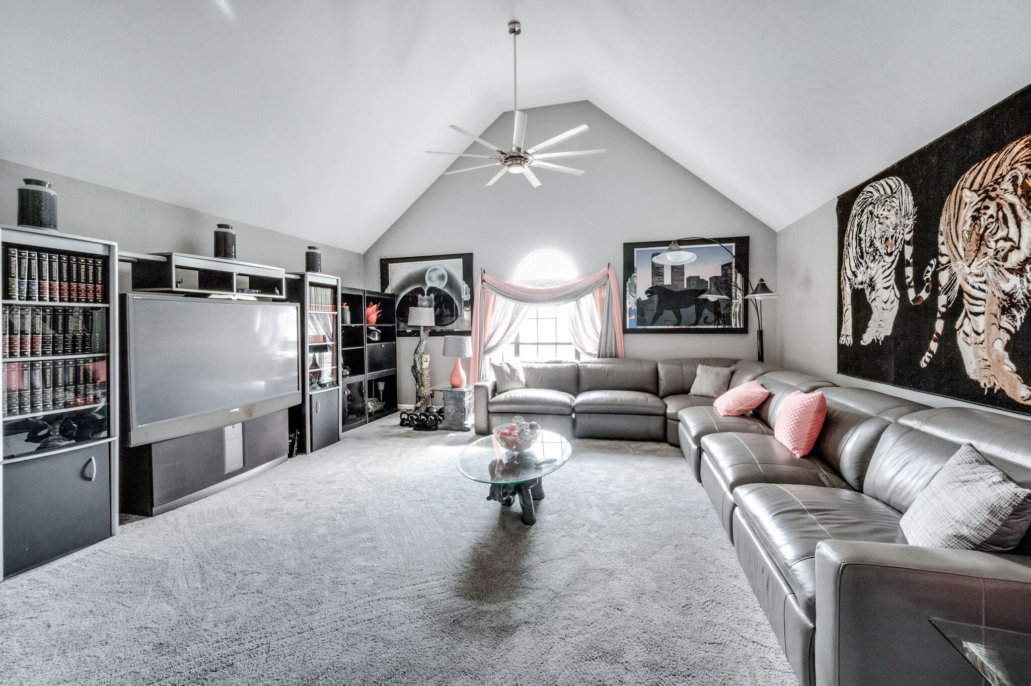 5512 Seesaw Road Nashville, TN 37211 - Photo 21 of 32 Beautiful Bradford Hills vaulted ceilings 3bedroom, 2/1bath home on cul-de-sac street. Convenient to restaurants, retail and shopping near Nolensville and Brentwood. Ready for your design finishes, make this home yours!