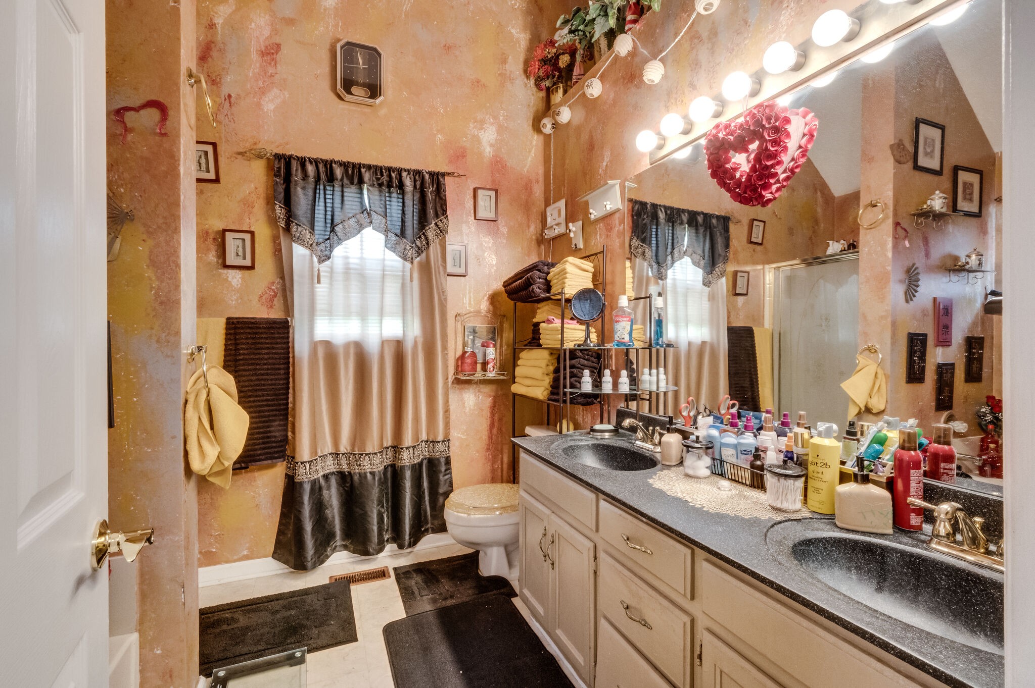 5512 Seesaw Road Nashville, TN 37211 - Photo 25 of 32 Beautiful Bradford Hills vaulted ceilings 3bedroom, 2/1bath home on cul-de-sac street. Convenient to restaurants, retail and shopping near Nolensville and Brentwood. Ready for your design finishes, make this home yours!