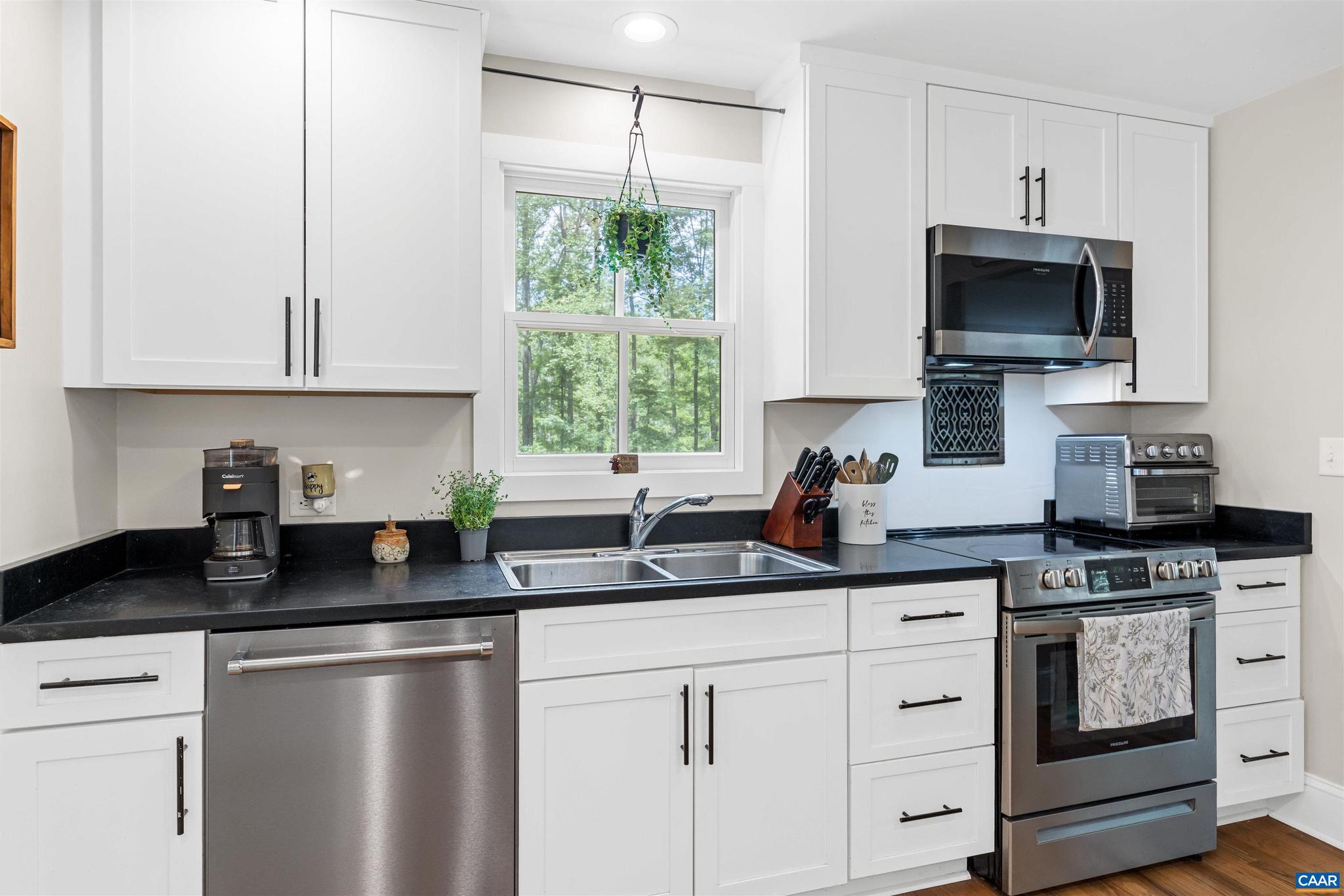 6143 Green Mountain Road Esmont, VA 22937 - Photo 10 of 33